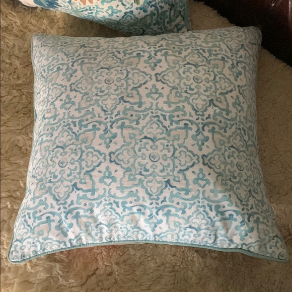 Floral Throw Pillows with Vibrant Colors set of 2 Envogue down filler reversible - Picture 4 of 11